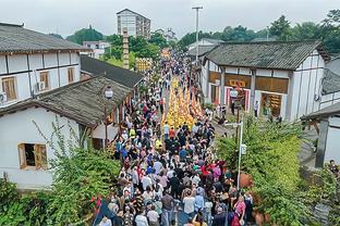 哈登：格里芬和我是同一年选秀 看到他退役首先证明我老了